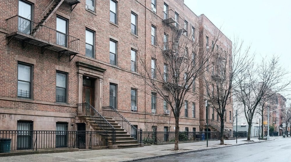 B5-loc-nyc-walkup__v1